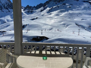 Appartement T2 4 personnes, pied des pistes, parking privé, piscine La Mongie